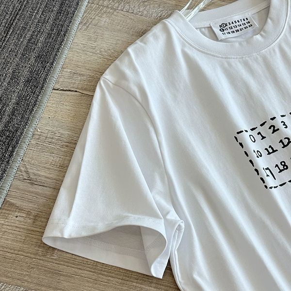 高品質♪♪♪MM6 メゾンマルジェラ 偽物ロゴ半袖Tシャツ Mak29218